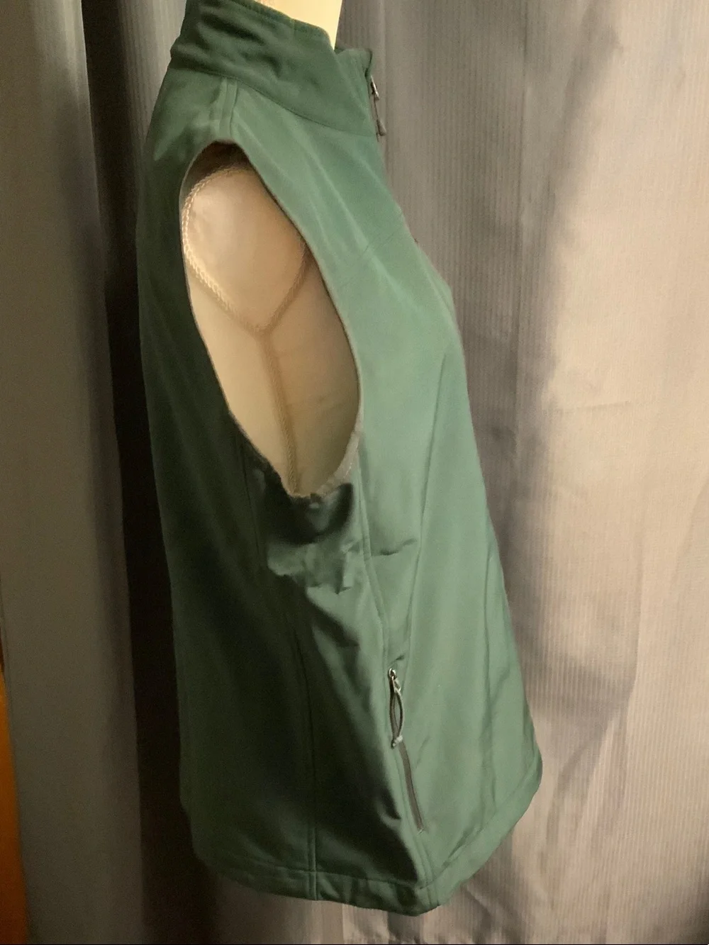 The North Face Men's Dark Green Softshell Vest